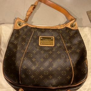 Louis Vuitton Monogram Galleria PM